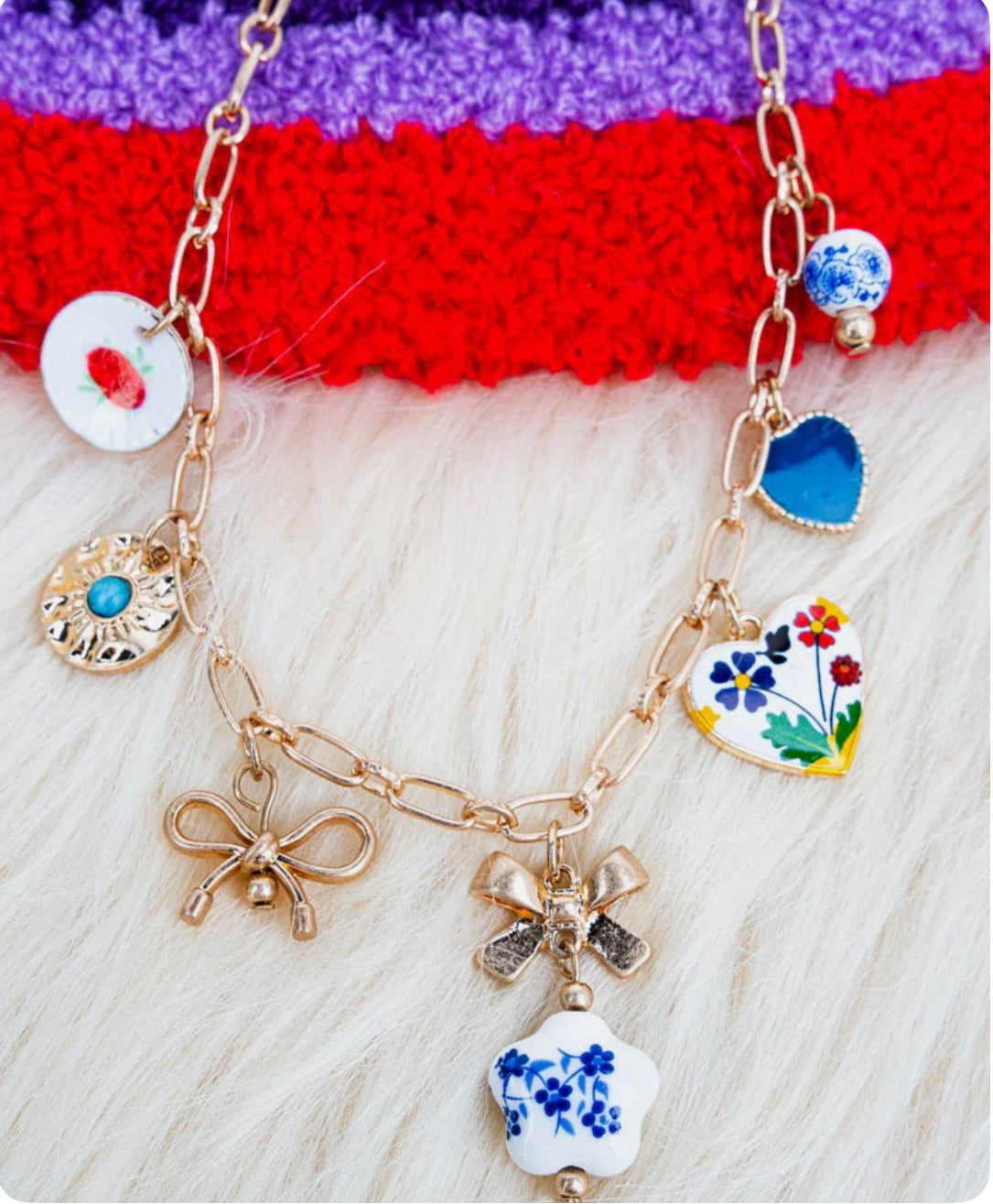 Shiny Luxe Heirloom Heart Gold Necklace